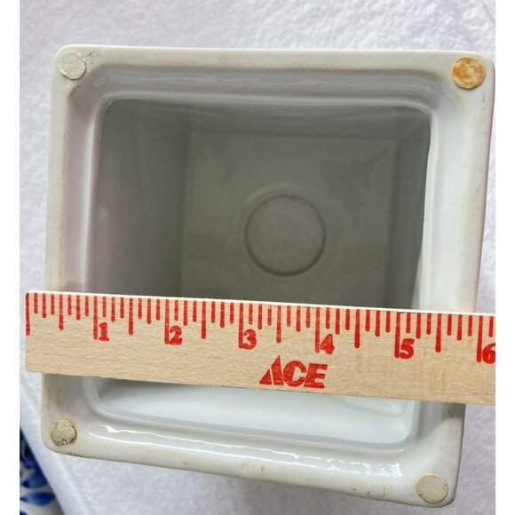 Elyse Fine Porcelain Tissue Box Cover White European ART DECO Leaf Swag 6"x 6" - Picture 9 of 10